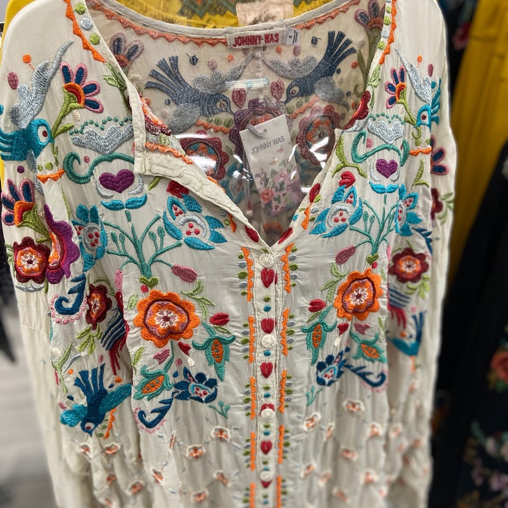 ☀️JOHNNY WAS Brady Button Down top☀️